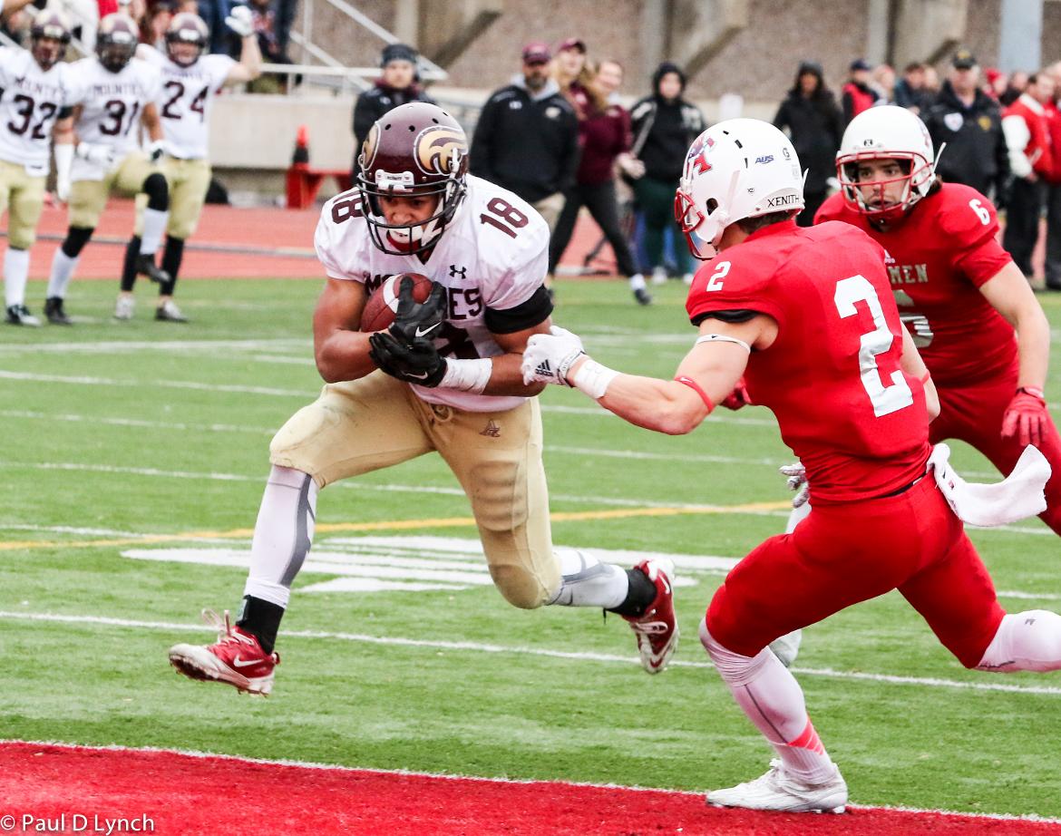 Mounties Win Third Straight, Take Sole Possession of 1st Place With 38-21 Win Over Acadia