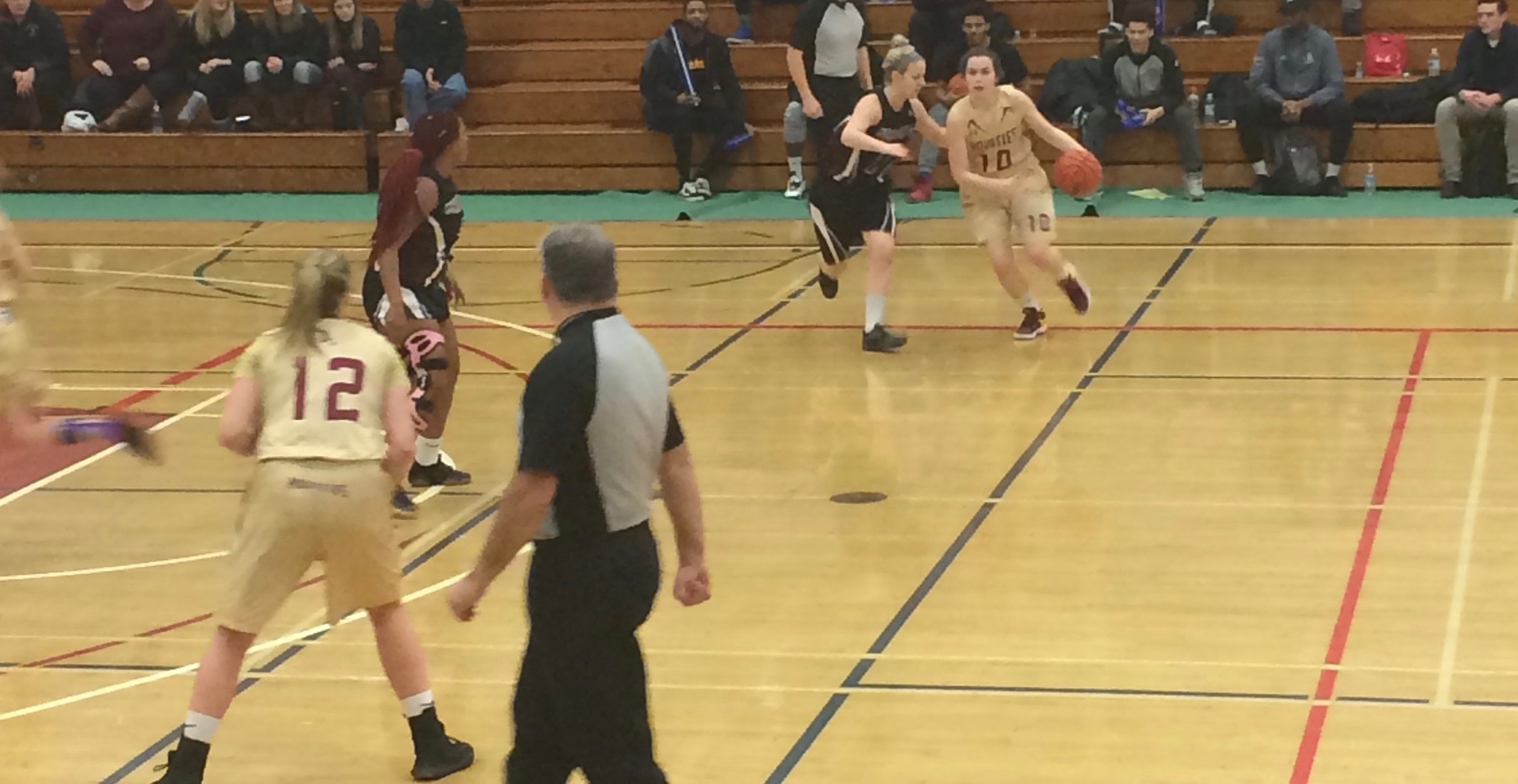 Women's Basketball endures slim defeat to Holland College