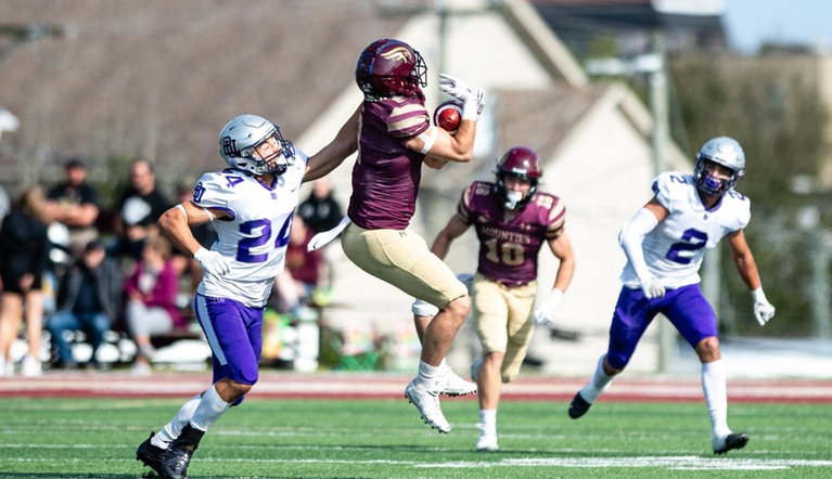 Mounties come up short in dying seconds in Homecoming loss to Bishop’s